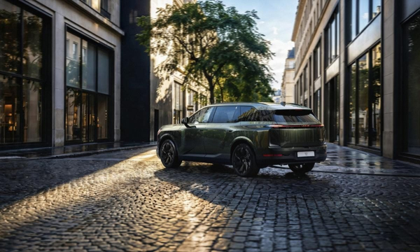 Lexus представила 6-місний електрокросовер зі "звуком" суперкара (фото)