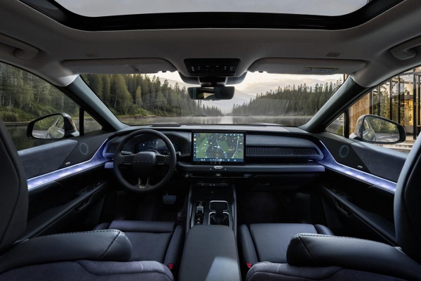 Lexus представила 6-місний електрокросовер зі "звуком" суперкара (фото)