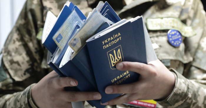 Нові правила перетину кордону для жінок 2026: чи всіх випустять з України, які зміни і кого стосуються