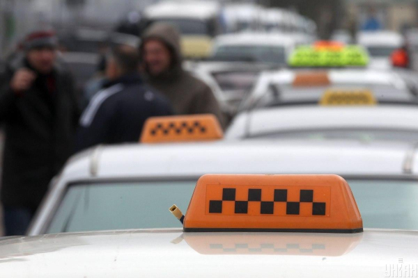 Коли в Україні з’являться роботаксі: в Uklon назвали ключові перепони для технології