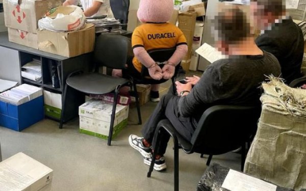 На Львівщині викрили ділків, які підробляли батарейки Duracell