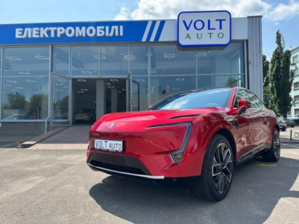 Из-за падения продаж электромобилей в Киеве начали закрываться автосалоны