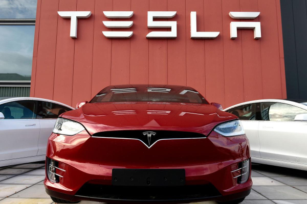 В Tesla назвали справжню причину зняття з виробництва Model S та Model X