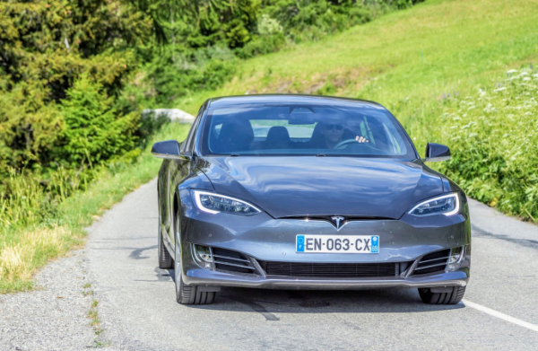 Продажи электромобилей Tesla китайского производства подскочили на 36%