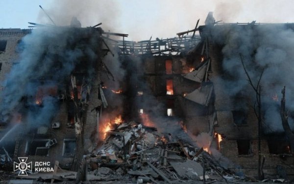 Росія атакувала Київ ракетами й дронами. Численні пошкодження, понад 70 потерпілих, двоє загиблих