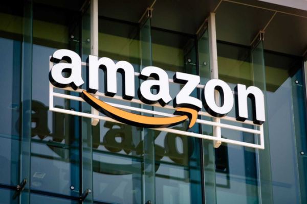 Групповой иск против Amazon: потребители требуют вернуть переплату за незаконные пошлины