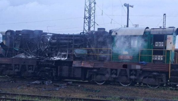 Загарбники вдарили по залізниці на Харківщині, пошкоджений локомотив