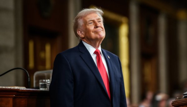 Трамп підвищує до 25% тарифи на авто з ЄС