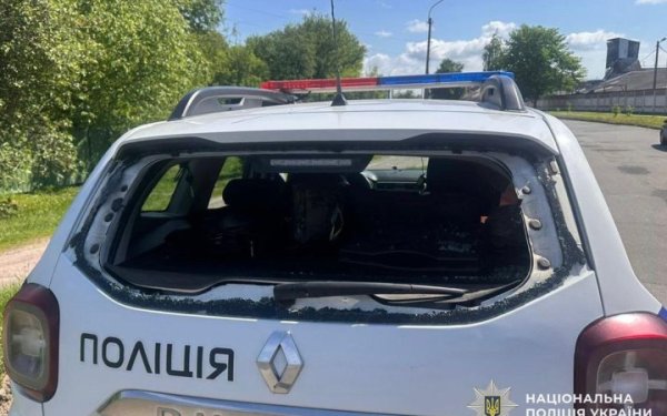На Чернігівщині російський дрон атакував авто поліції, троє поліцейських постраждали