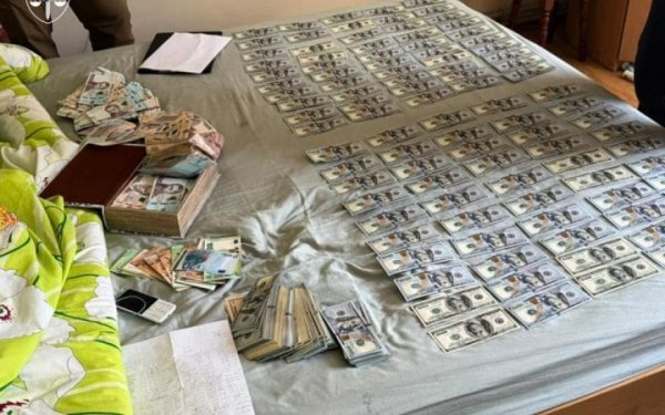 На Київщині лікарів братів-близнюків викрили на схемі незаконного виїзду чоловіків за кордон