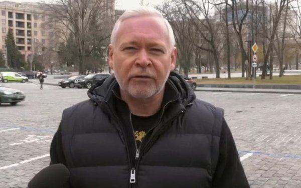 У Харкові російський дрон влучив у парковку біля торговельного центру
