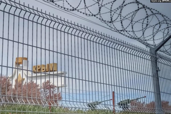 "З Криму треба тікати": мешканці півострова малюють апокаліптичну картину
