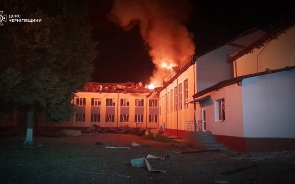 Ворог понівечив на Чернігівщині ліцей, який відбудували після ракетного удару
