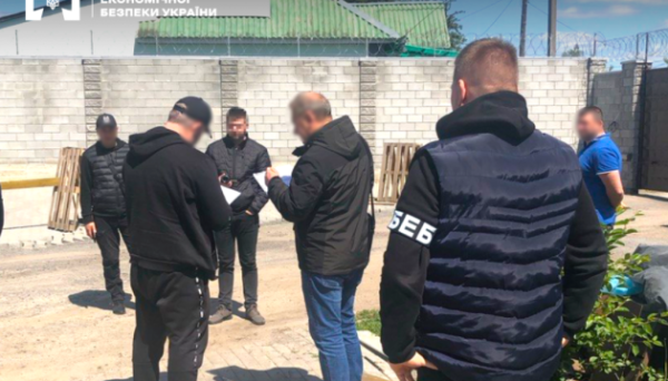 Директору тютюнового підприємства повідомили про підозру через несплату понад ₴2,3 мільярда акцизу