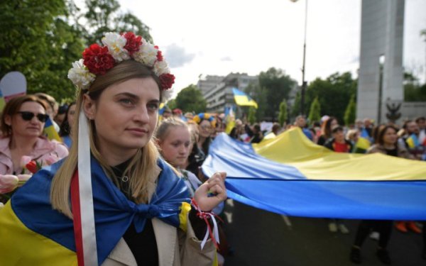 Опитування КМІС: українці найбільше довіряють меру Харкова Терехову, міністру оборони Федорову та президенту Зеленському