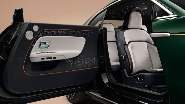 Rolls-Royce обновил электрическое купе Spectre: увеличен запас хода и мощность (фото)