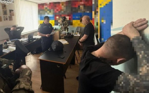 Посадовців армійського корпусу підозрюють у поборах із військових