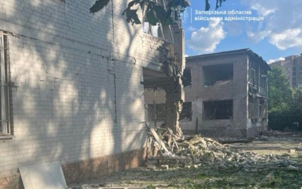 Ворог завдав серію ударів авіабомбами по Запоріжжю, є загиблі та поранені (оновлено)