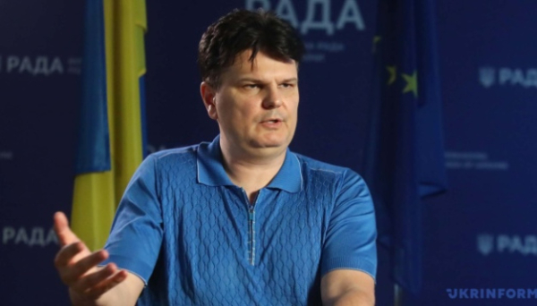 За время полномасштабного вторжения зарплата депутатов ВР выросла на 20%