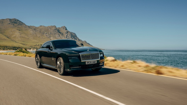 Rolls-Royce обновил электрическое купе Spectre: увеличен запас хода и мощность (фото)
