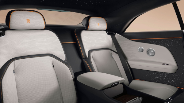 Rolls-Royce обновил электрическое купе Spectre: увеличен запас хода и мощность (фото)