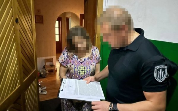 Експосадовиця податкової отримала підозру від ДБР за те оформлення на себе службової квартири і подарунок її дочці