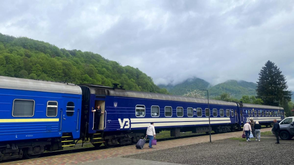 "Укрзалізниця" призначає два додаткові поїзди до Карпат: коли курсуватимуть
