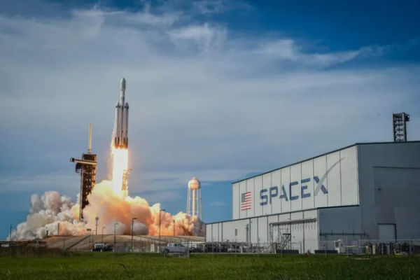 IPO SpaceX привлекло инвестиций почти в четыре раза выше объема размещения
