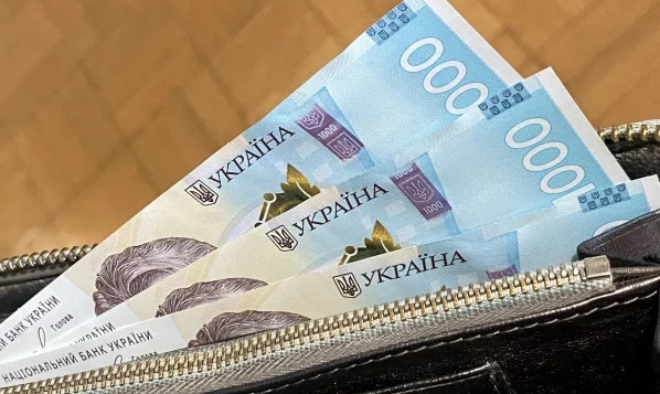 Главное за неделю: транш от МВФ, рост цен на топливо и объем объем наличных денег в Украине