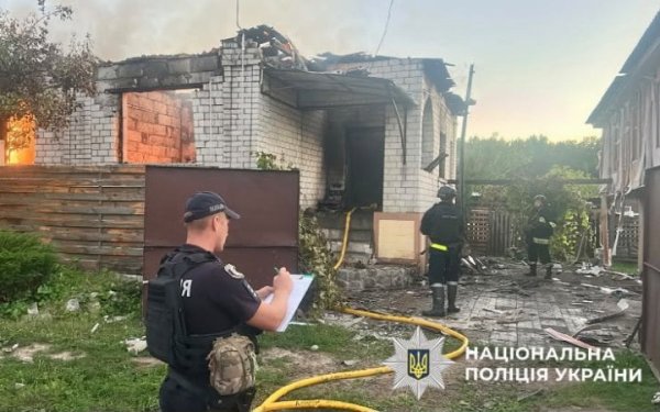 Росіяни вдарили дроном по Новгород-Сіверському на Чернігівщині: постраждала сім’я з дітьми