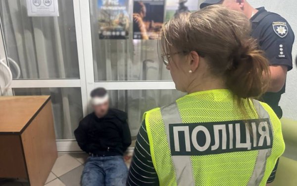 В Києві під час проходження ВЛК чоловік смертельно поранив лікарку (доповнено)