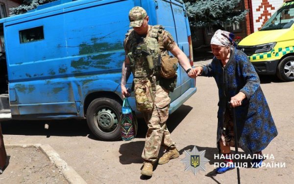 “Білі Янголи” евакуювали з Дружківки чотирьох маломобільних людей і чихуахуа