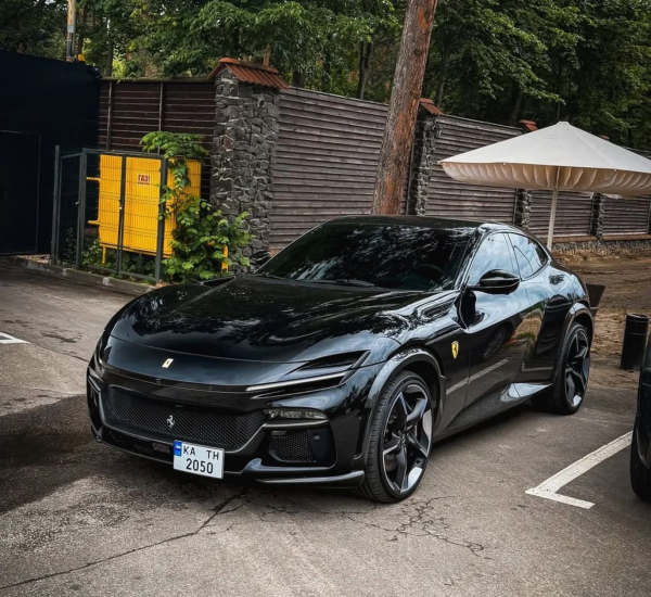 Ferrari Purosangue и SF90 Stradale: чем пополнился автопарк Украины в 2026 году