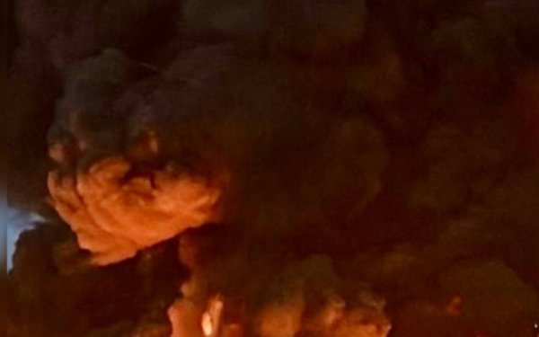На Дніпропетровщині виникла масштабна пожежа через російську атаку по місту Самар