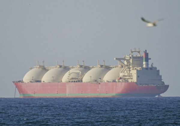Нефть снова около $90: что происходит с Ормузским проливом