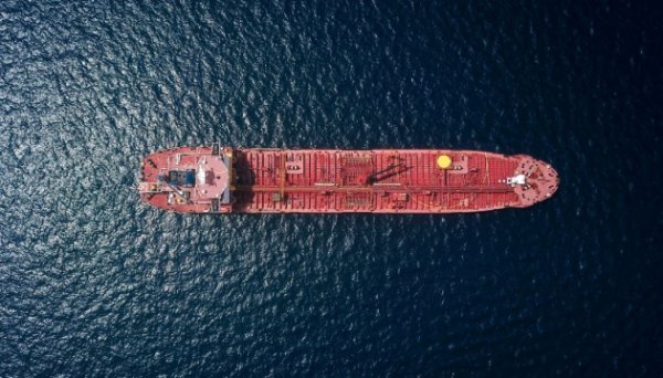 Індія почала шукати альтернативу російській нафті – Bloomberg