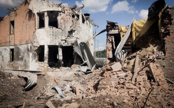 Росіяни вдарили КАБами по Сумах, загинула людина