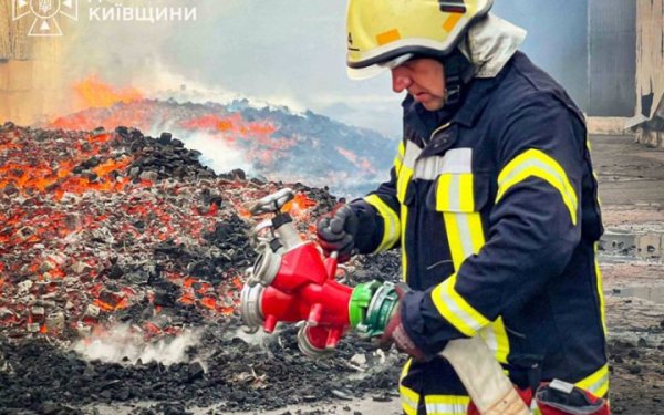 У Броварському районі після російської атаки ліквідували чотири пожежі
