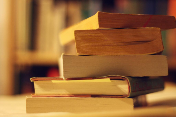 В Україні можуть різко подорожчати книжки: як зростуть ціни