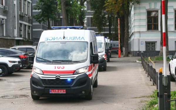Росіяни атакували дроном чоловіка у центральній частині Херсона