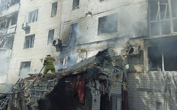 Росія вдарила по багатоповерхівці в Чернігові