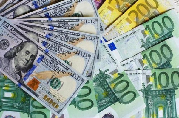 Доллар и евро подорожали: курс НБУ на 11 августа