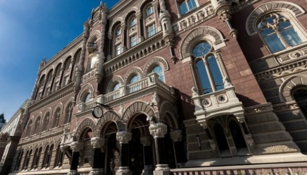 Долар дешевшає, євро дорожчає: Нацбанк оголосив курс гривні на 20 серпня