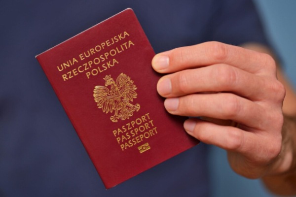 Большинство украинцев в Польше уже не планируют возвращаться: что показало новое исследование