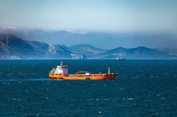 Нефть держится на уровне недельного максимума из-за неопределенности соглашения США и Ирана