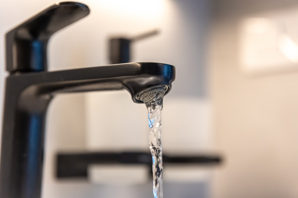 Долги за воду в Украине: количество новых производств уменьшилось на 19%