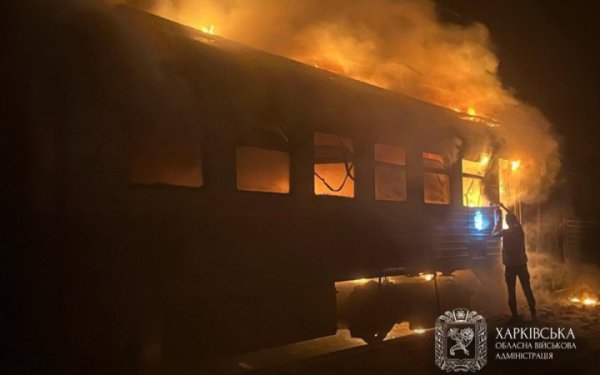 Росіяни спрямували дрон у багатоповерхівку у Харкові