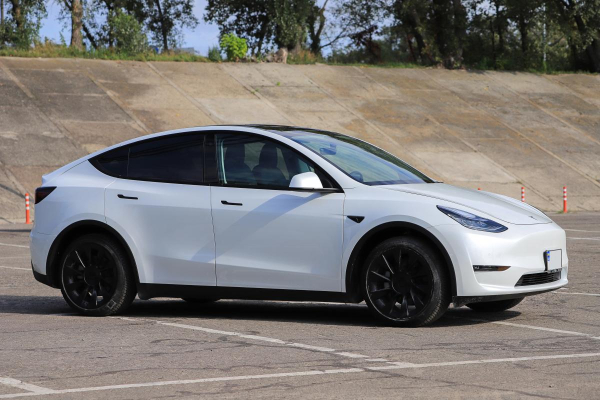 Не Китай і не США: де у світі найдешевше продають популярну модель Tesla, – Bloomberg