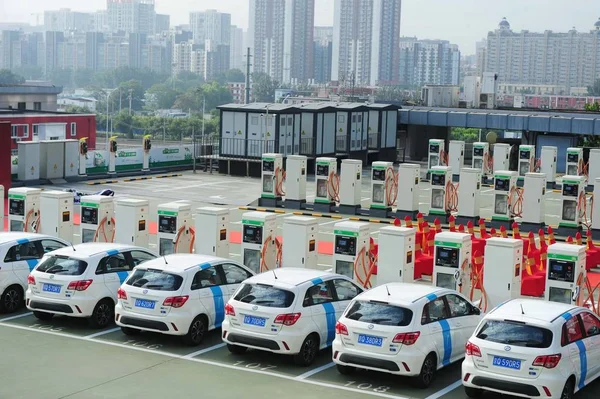 Китай поставил рекордную цель для автопрома: 70% электромобилей к 2030 году