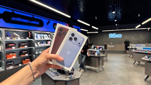 «Ябко» официально приступила к продажам iPhone 18 Pro и iPhone 18 Pro Max в Украине
